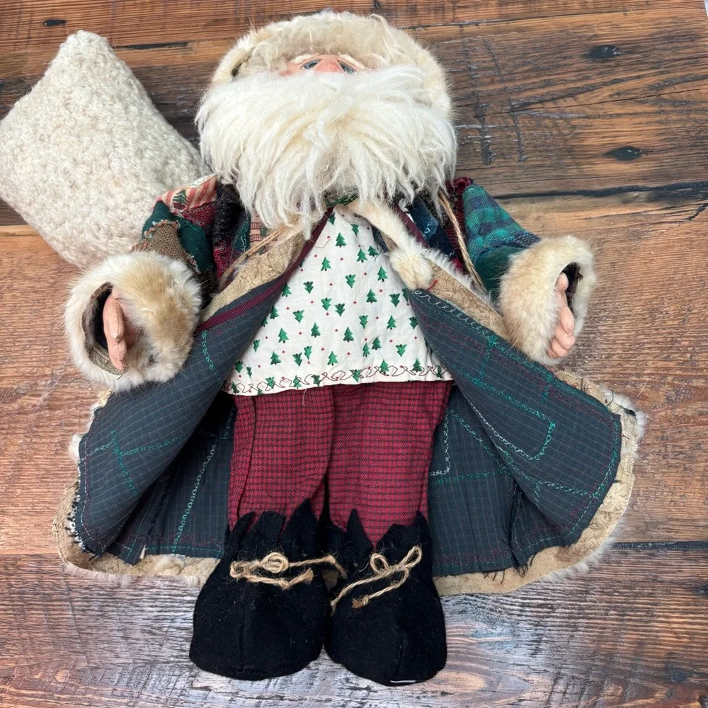Patchwork Santa Claus Figurine